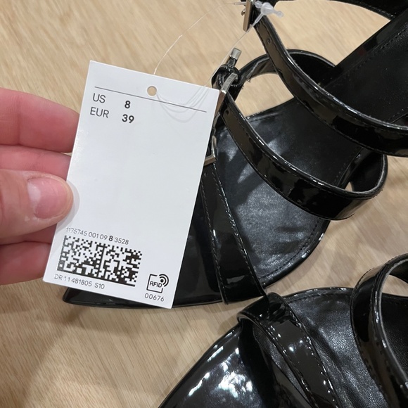 Black Heels - Picture 2 of 4